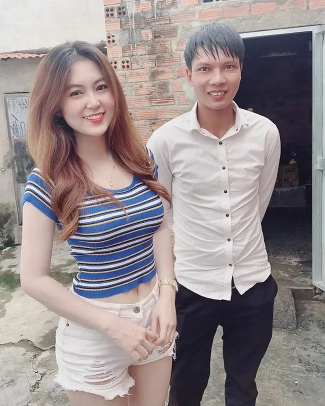 Ba cô gái xinh đẹp đứng sau thành công của Lộc Fuho khiến fan nam mê mẩn 1