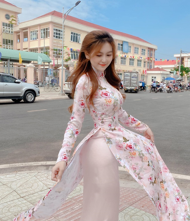 Ba cô gái xinh đẹp đứng sau thành công của Lộc Fuho khiến fan nam mê mẩn 9