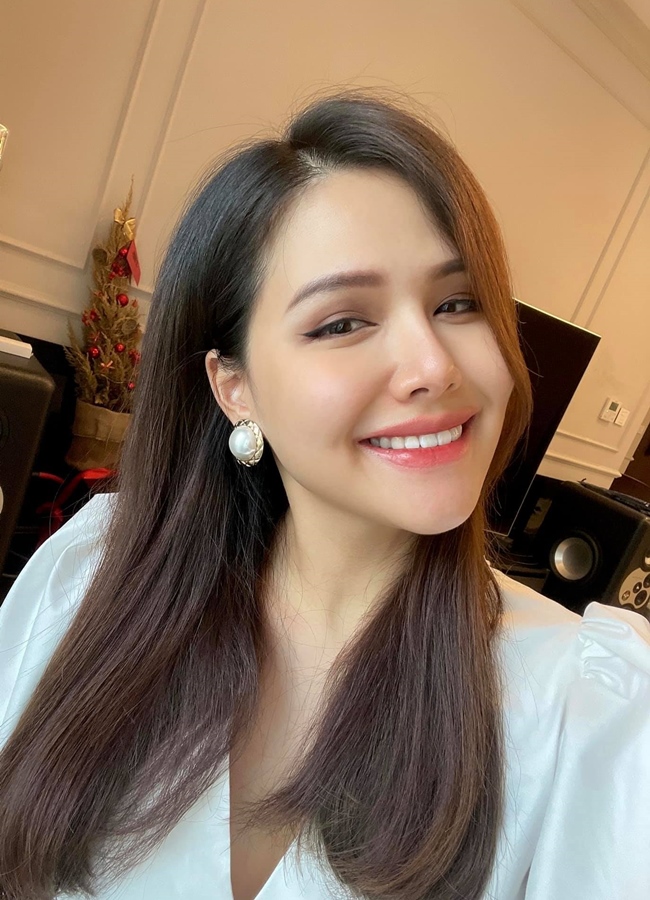 Hot girl Hà thành lấy TGĐ tập đoàn nghìn tỷ, bạn thân là BTV đình đám VTV thì sao? 6