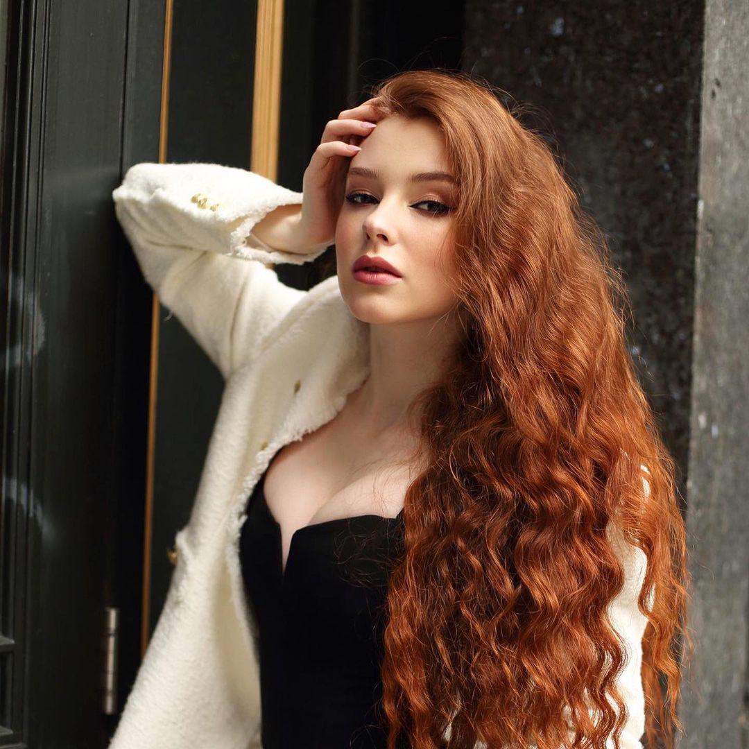 Gái đẹp Ukraine có mái tóc đỏ tự nhiên mơ màng, 'căng mọng' như một giấc mơ - 3