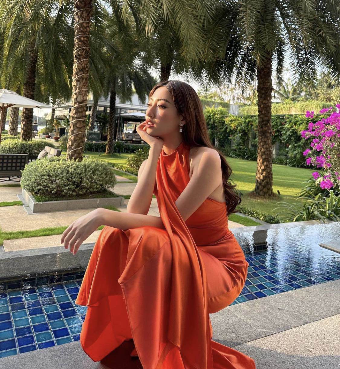 Hoa hậu Cao Bằng mặc hở mạn sườn, quyến rũ dưới nắng mùa hè - 5