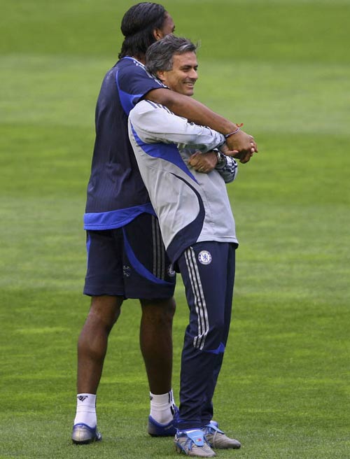 Mourinho gặp lại Chelsea: Hình bóng của người cha - 1