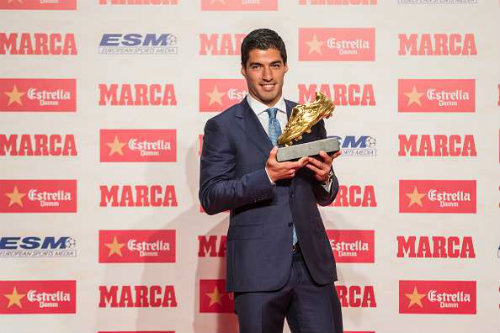 Suarez nhận giải thưởng Pichichi hồi tháng 4/2016