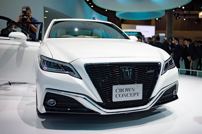 Toyota Crown: Sedan hạng sang thực thụ của Toyota - 4