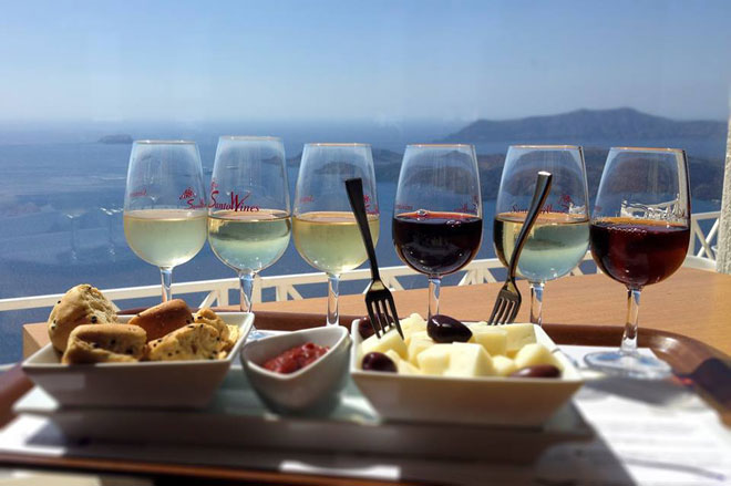 Santorini - Những điều nhất định phải biết về "hòn đảo của các thiên thần" - 39