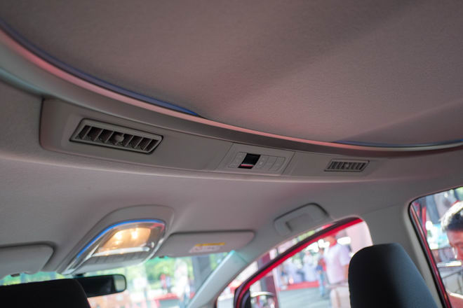 Cận cảnh Toyota Innova Venturer giá 855 triệu đồng - 13