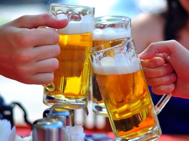 Nhậu "tràn cung mây", bệnh đầy cung trăng