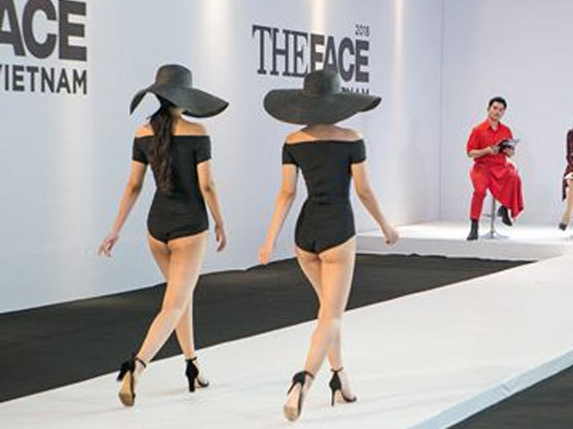 Thí sinh The Face Việt lộ gần hết vòng 3 gây phản cảm trên sóng truyền hình