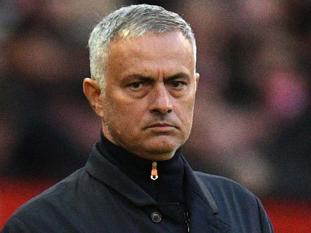Mourinho gặp họa v&igrave; vạ miệng: MU dễ "rắn kh&ocirc;ng đầu" đấu Chelsea