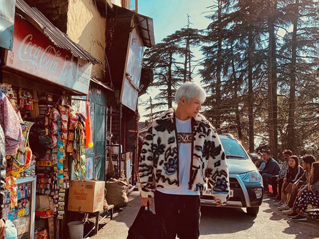 Lữ khách Lý Quý Khánh dát đầy hàng hiệu ở Ấn Độ