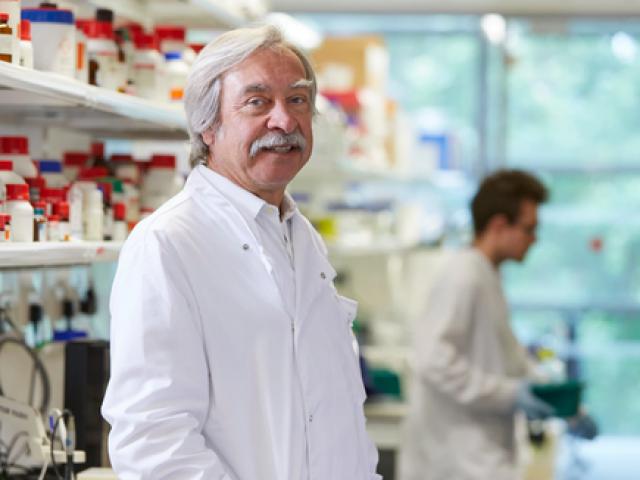 Phương pháp trị ung thư đột phá nhờ tế bào "người lạ"