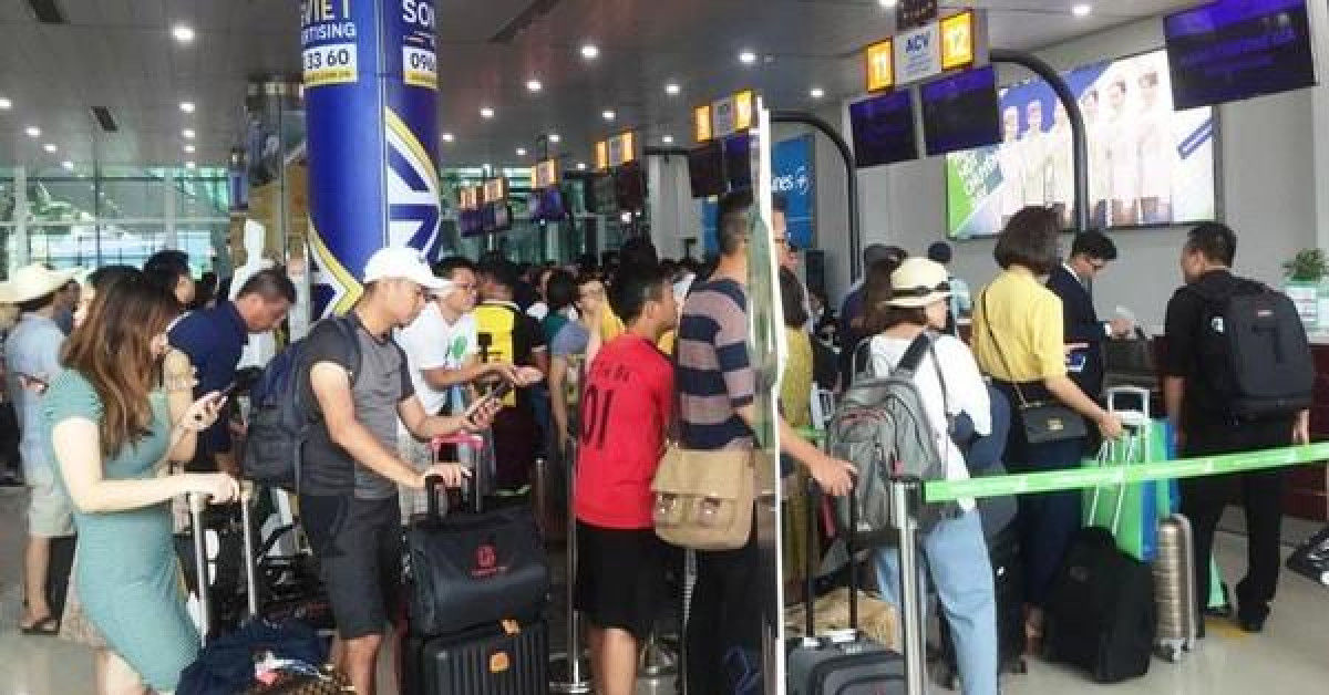 Đến sân bay muộn, nam hành khách chửi bới nhân viên hàng không Đến sân bay muộn, nam hành khách chửi bới nhân viên hàng không