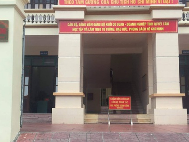 Ủy ban Kiểm tra Trung ương làm việc với vợ Chủ tịch tỉnh Hà Giang trước ngày tuyên án vụ gian lận điểm thi Ủy ban Kiểm tra Trung ương làm việc với vợ Chủ tịch tỉnh Hà Giang trước ngày tuyên án vụ gian lận điểm thi