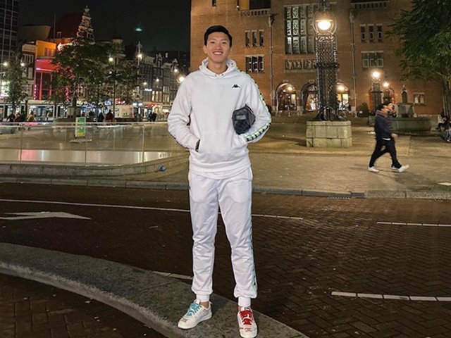 Đoàn Văn Hậu nổi nhất phố vì giày sắc màu, bất ngờ với giá tiền