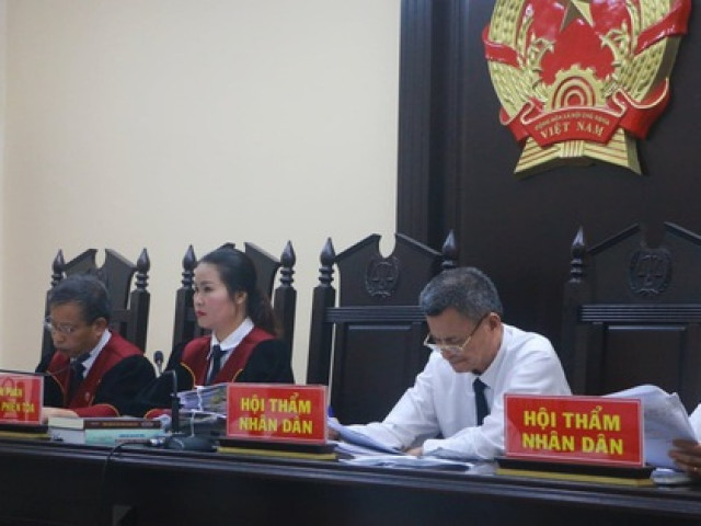 Mẹ của Phó trưởng Đoàn ĐBQH tỉnh Hà Giang sẽ bị "khiển trách" vì "nhờ vả" nâng điểm Mẹ của Phó trưởng Đoàn ĐBQH tỉnh Hà Giang sẽ bị "khiển trách" vì "nhờ vả" nâng điểm