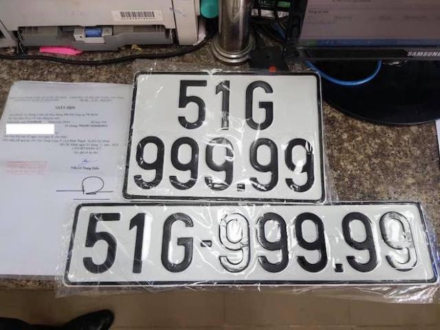 Nóng 24h qua: “Bàn tay vàng” bấm được biển số 51G - 999.99 cho xe BMW 330i