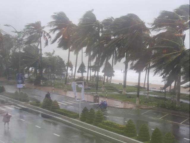 Bão số 6 Nakri sức gió 135km/h hướng vào Trung Bộ, ban hành công điện khẩn