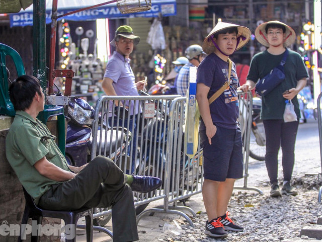 Bộ Giao thông đề nghị di dời, xóm cà phê đường tàu giờ ra sao? Bộ Giao thông đề nghị di dời, xóm cà phê đường tàu giờ ra sao?