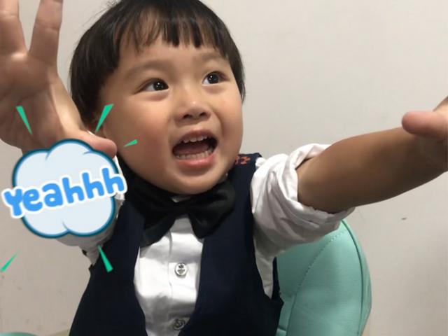 Cậu bé 3 tuổi người Việt hot nhất YouTube &#34;quậy banh&#34; phim trường