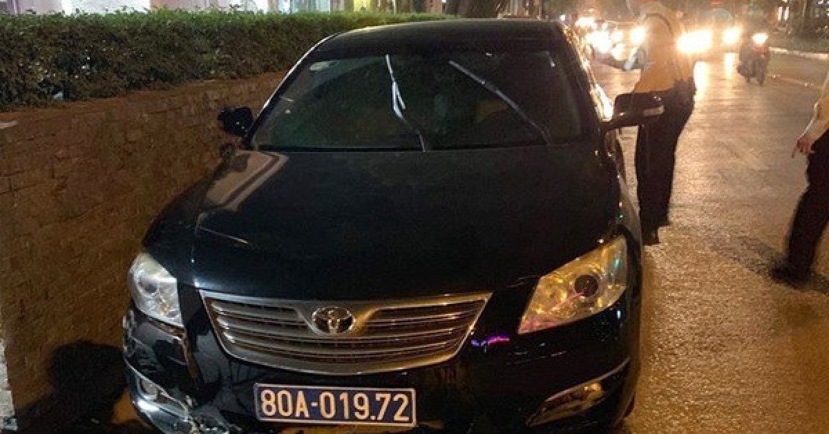 Tài xế xe Camry biển xanh 80A của VFF gây tai nạn luôn miệng nói: "Anh có làm gì đâu"