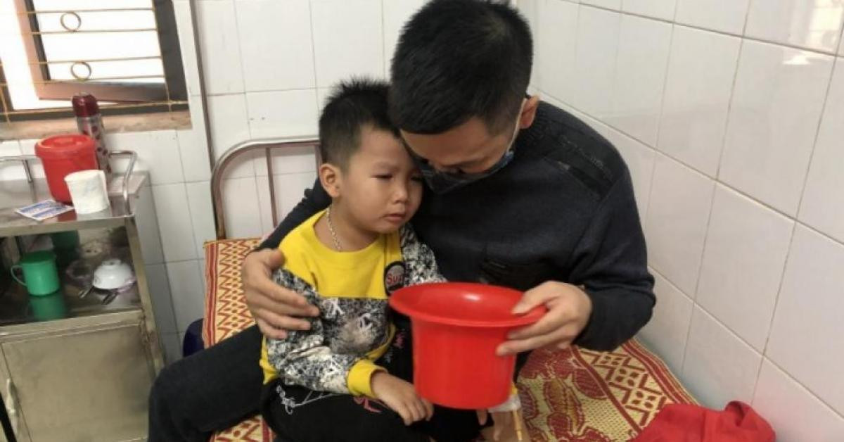 Hà Tĩnh: 9 học sinh mầm non nhập viện sau bữa ăn phụ