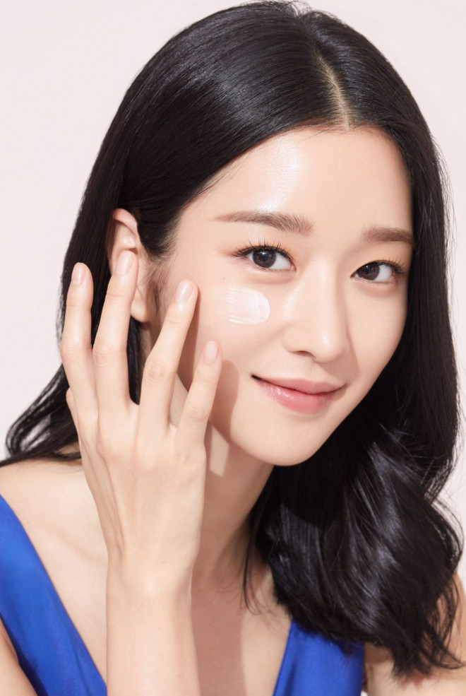 Seo YeJi đúng là “lão hóa ngược”, loạt ảnh quảng cáo mỹ phẩm mới nhất của cô là bằng chứng - 5