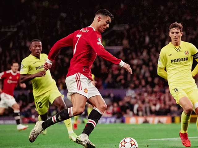 Ronaldo vượt kỳ tích năm 1999 của Solskjaer, thực hư bất mãn với đồng đội MU?