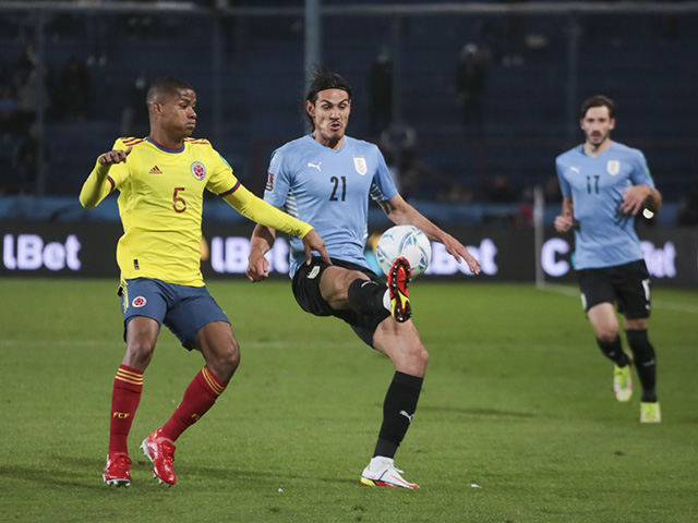 Video bóng đá Uruguay - Colombia: Suarez và Cavani bất lực, vinh danh “người nhện“