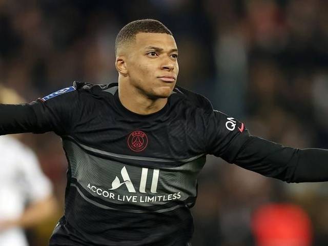 Mbappe tỏa sáng khiến fan PSG phản ứng bất ngờ, sếp lớn mơ “lật kèo“ Real