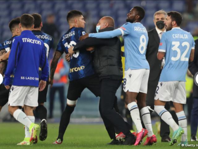 “Vua Serie A” Inter Milan thua ngược, 2 lần suýt đánh nhau vì chơi xấu