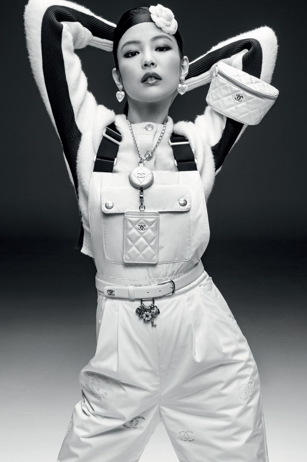 Jennie Blackpink là gương mặt đại diện cho Coco Neige 2021 của Chanel - 5