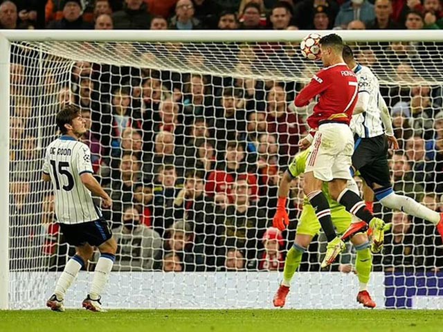 Vì sao Ronaldo đánh đầu giỏi nhất thế giới?