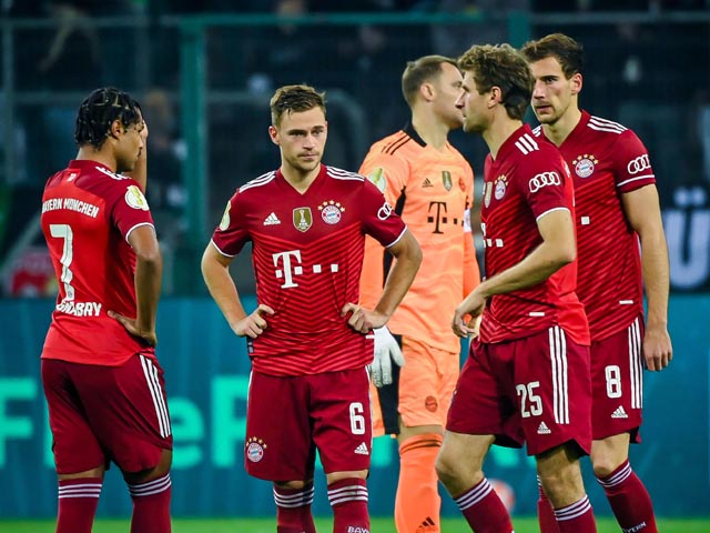 Bayern Munich thua sốc 0-5 tệ nhất 43 năm, vỡ mộng giành “cú ăn ba“