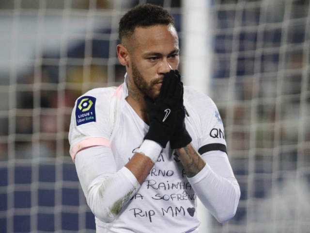 Neymar lập cú đúp giúp PSG thắng, ăn mừng gây xúc động