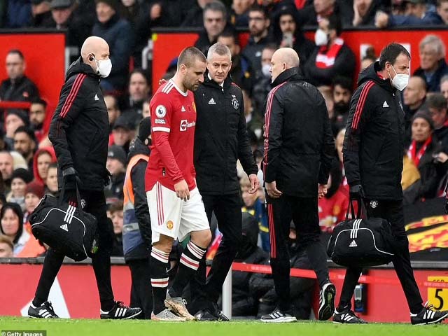 Ngạc nhiên MU thay 4 người vì điều luật đặc biệt, bị Pep - Man City “sỉ nhục“