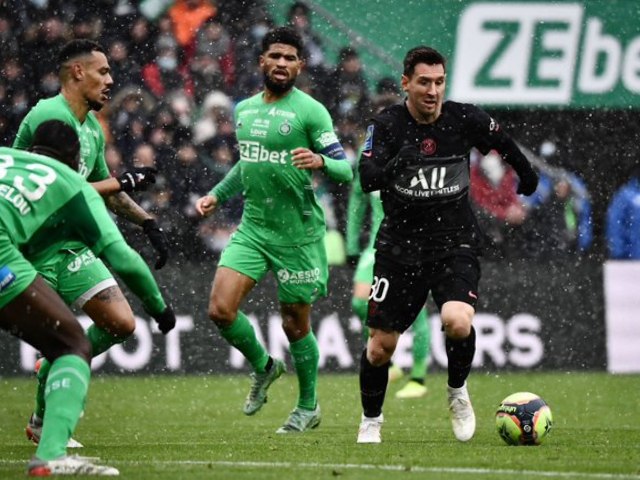 Messi tỏa sáng trước Gala Quả bóng vàng, lập hat-trick kiến tạo ở Ligue 1