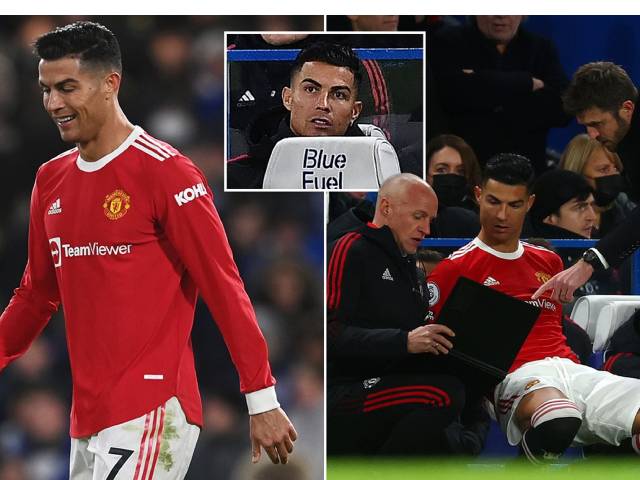 Ronaldo nổi điên vì ngồi dự bị: Ăn thẻ vàng vô duyên, phớt lờ fan MU sau trận