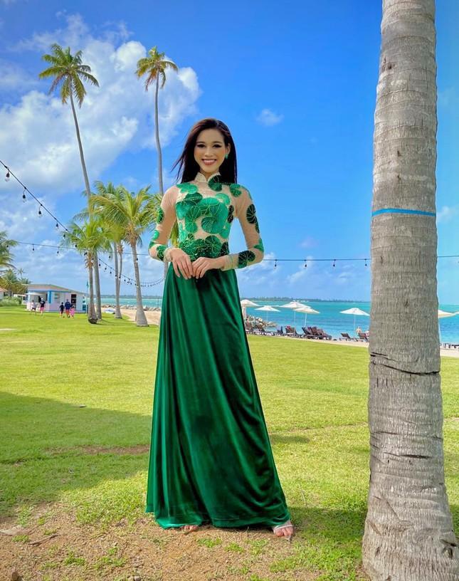 Hoa hậu Đỗ Thị Hà hé lộ trang phục sẽ mặc trong sự kiện đêm từ thiện của Miss World - 3