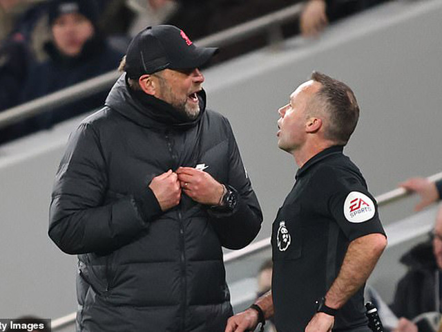 Liverpool hòa kịch tính: Jurgen Klopp nổi điên, mắng thẳng mặt trọng tài