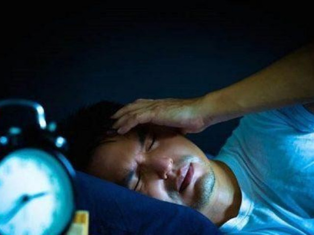 Giấc ngủ kém làm giảm ham muốn ở nam giới