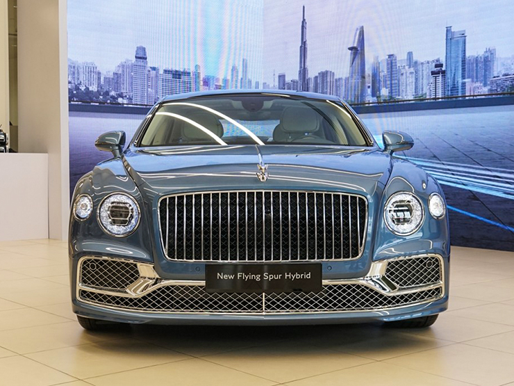 Bentley ra mắt dòng xe Hybrid đầu tiên tại Việt Nam, giá bán từ 16,8 tỷ đồng