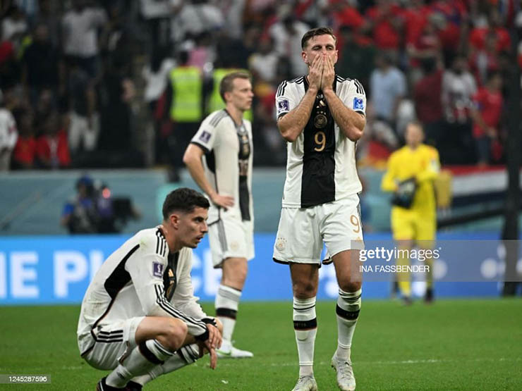 ĐT Đức bẽ bàng rời World Cup: CĐV Anh hả hê, mỉa mai kình địch gặp “quả báo“