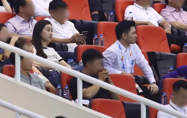 Vợ chủ tịch CLB bóng đá Hà Nội khoe body sau sinh, đẹp chuẩn 'mẹ 1 con trông mòn con mắt' - 6