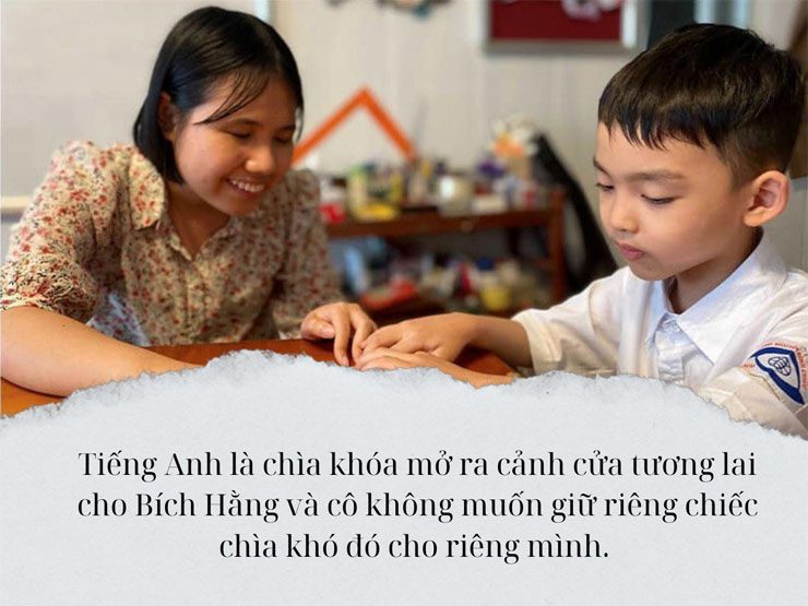 Cô giáo khiếm thị thắp sáng tương lai từ trong bóng tối